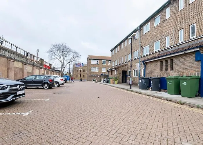 Riverside Serviced Apartments